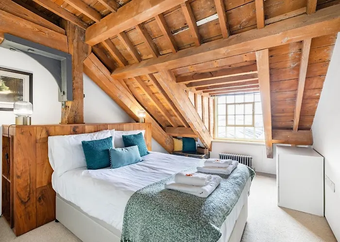 Luxury 2 Bed Apartment In Historic Royal William Yard